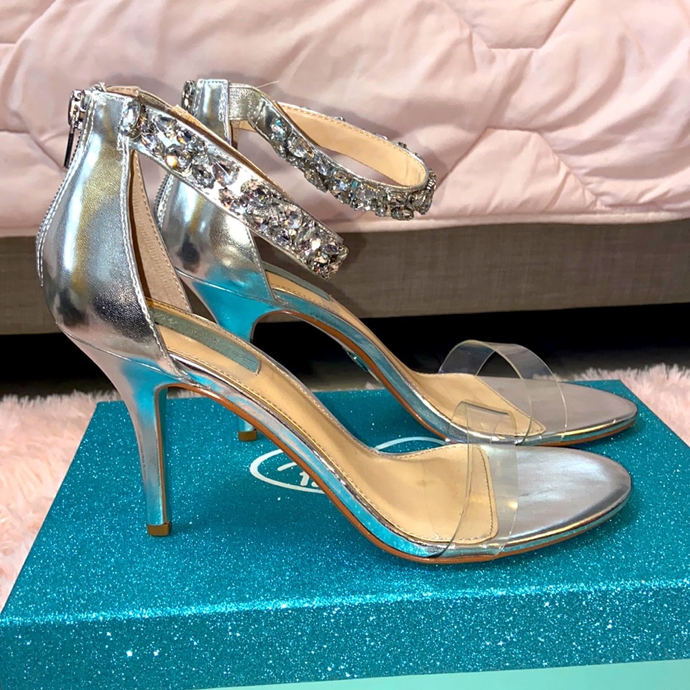 BETTY JOHNSON WOMEN SB-DREW HEELED SANDAL SIZE 9.5